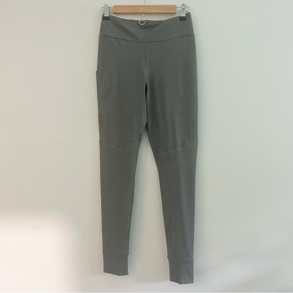 Backcountry Gray Performance Leggings w Pockets Stretchy Soft Women’s Small Goat